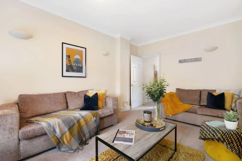 شقة Stylish Cottage - Parking - Garden - Sleeps 6 كامبريدج